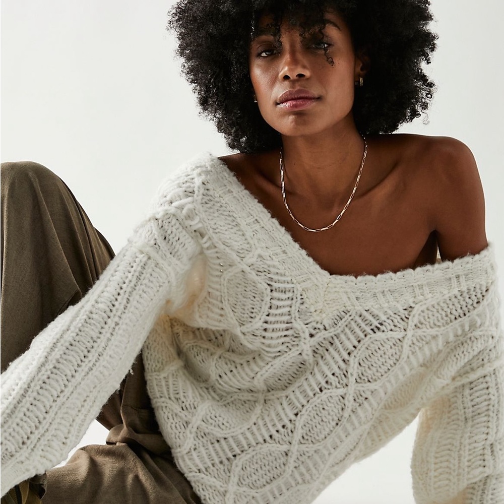 ✨NEW!✨Free People Cable V Pullover